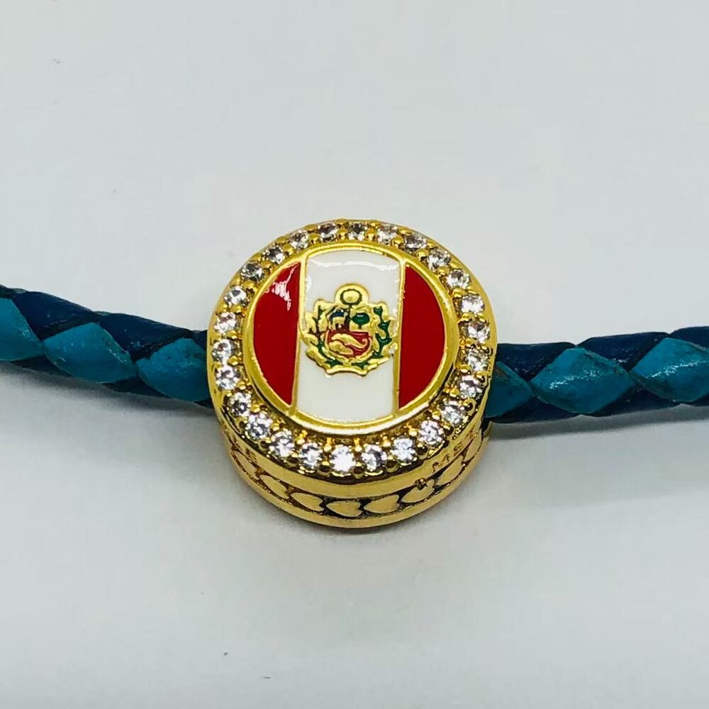 ✨✨Pandora Peru Country Flag Exclusive Gold Shine Button Charm